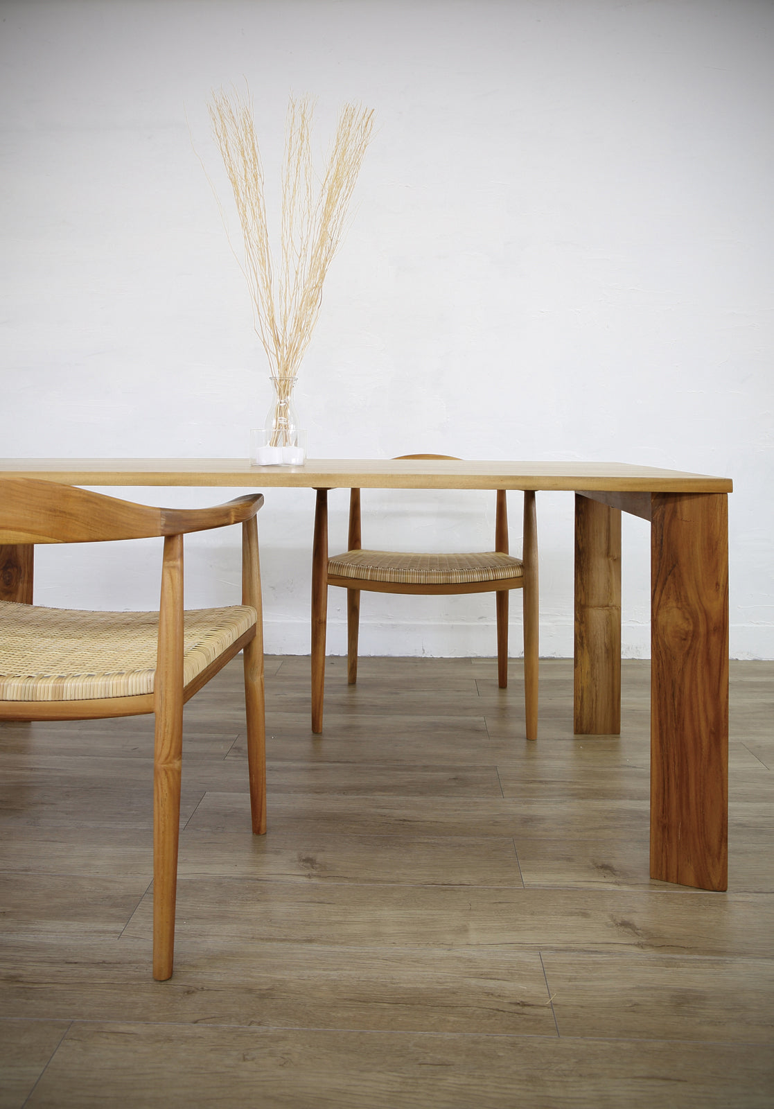 IDENTITY Teak Dining Table
