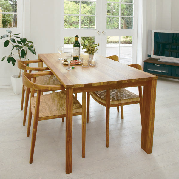 IDENTITY Teak Dining Table